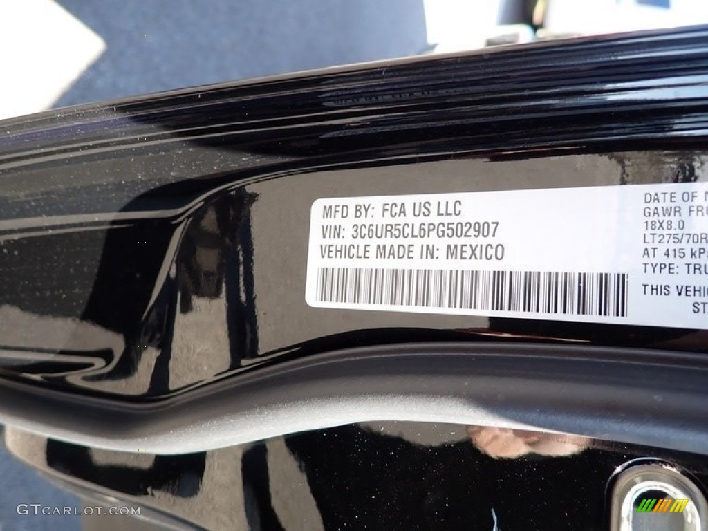 2023 2500 Tradesman Crew Cab 4x4 - Black / Black photo #20