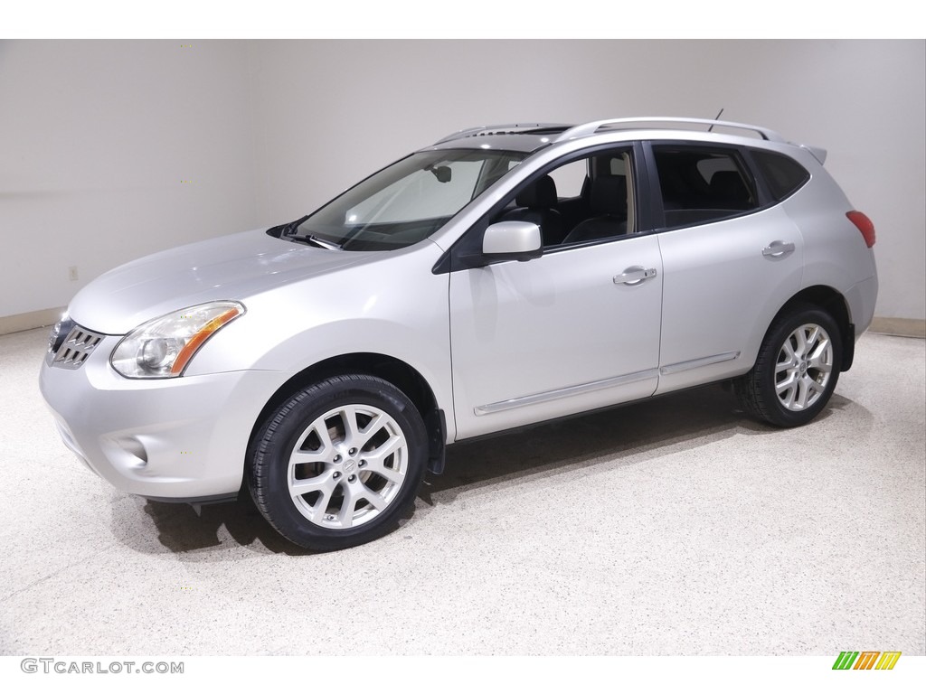 2013 Rogue SV AWD - Brilliant Silver / Black photo #3