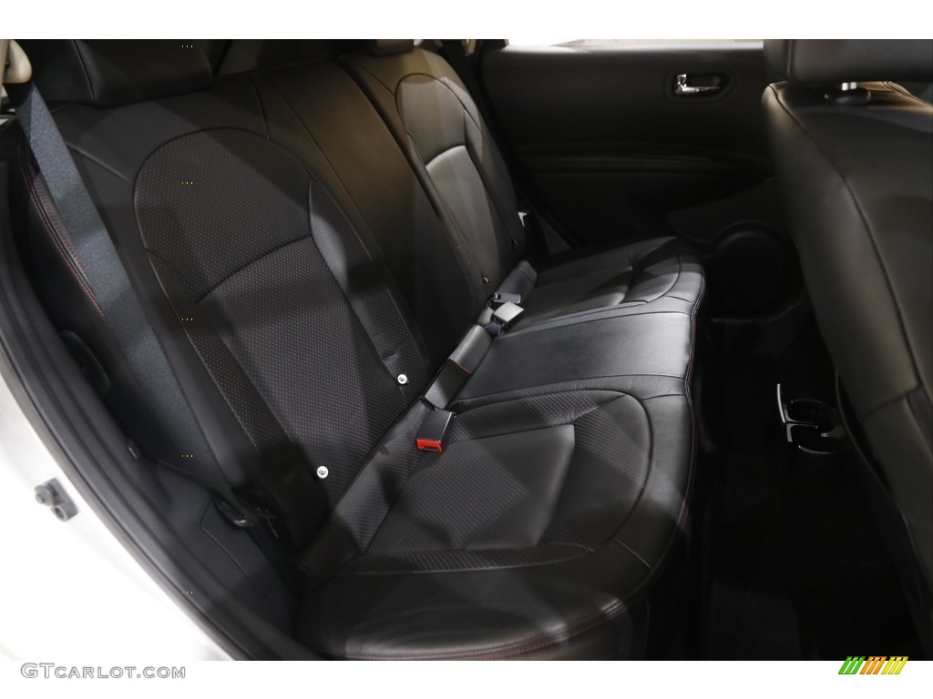2013 Rogue SV AWD - Brilliant Silver / Black photo #17