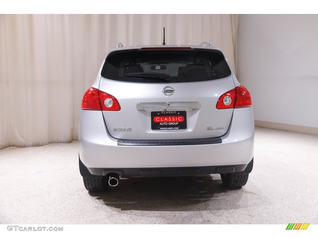 2013 Rogue SV AWD - Brilliant Silver / Black photo #19