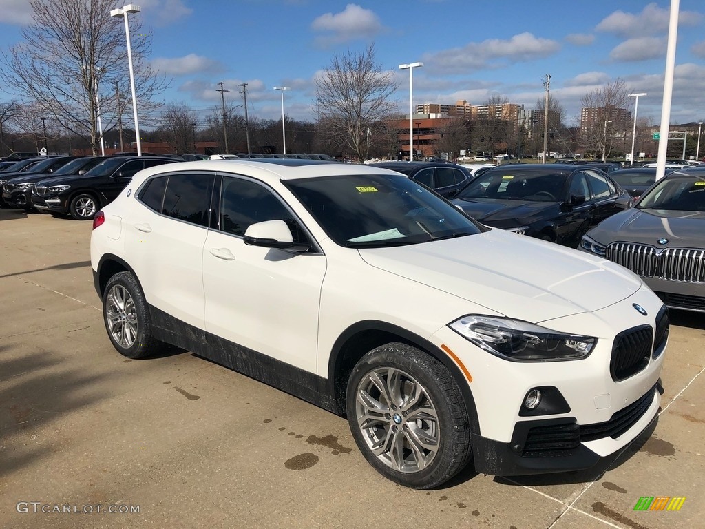 2020 X2 xDrive28i - Alpine White / Black photo #1