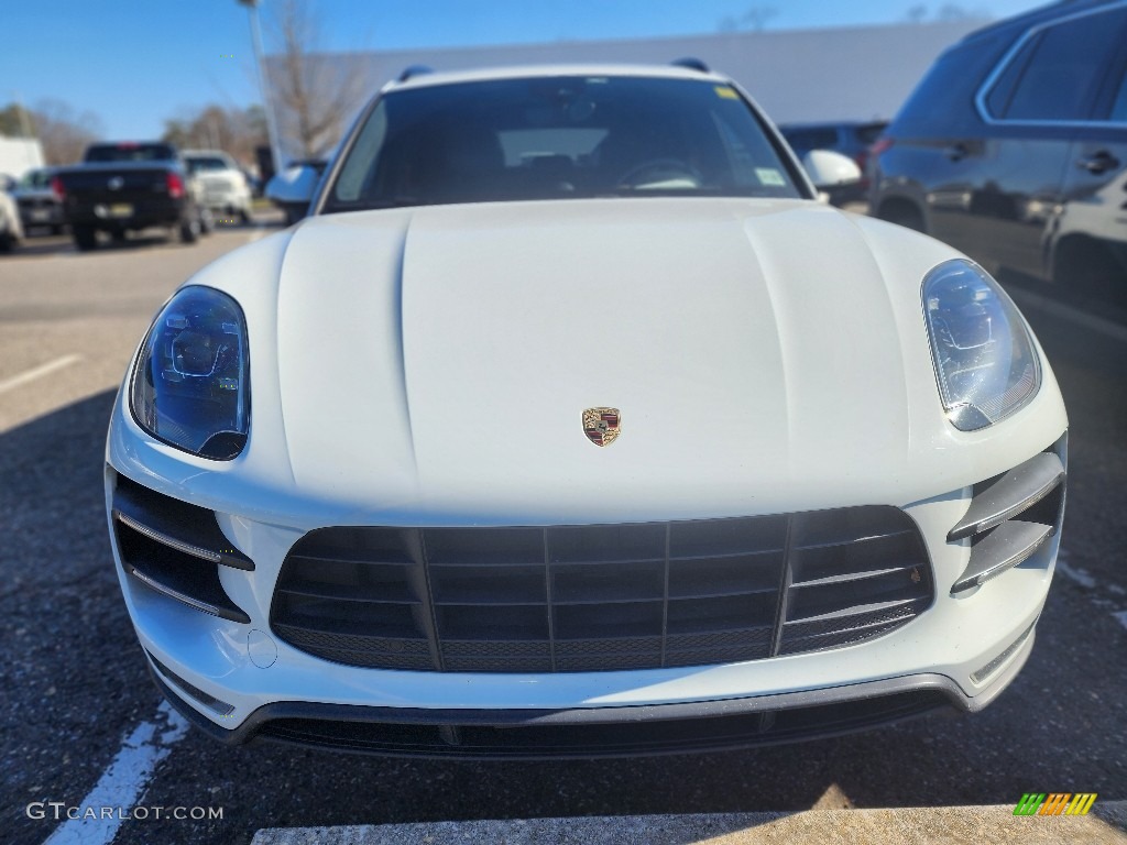 2018 Macan Turbo - White / Black photo #2