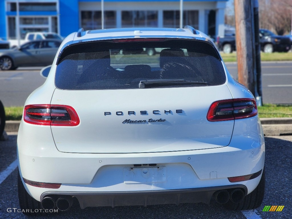 2018 Macan Turbo - White / Black photo #4