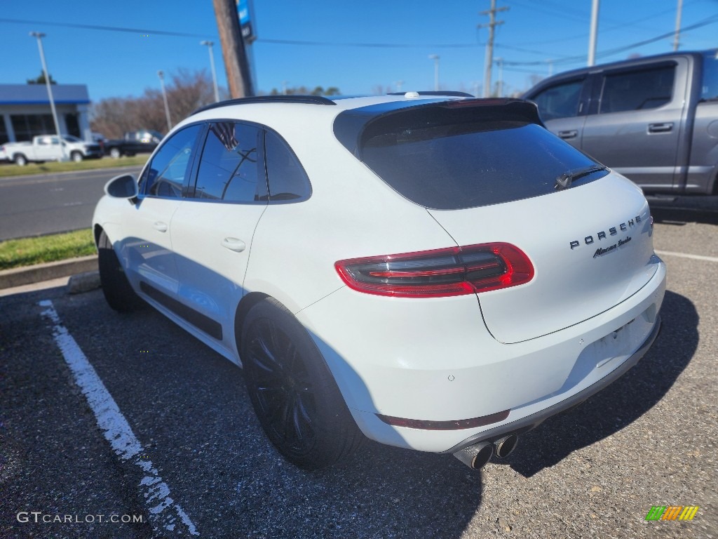 2018 Macan Turbo - White / Black photo #5