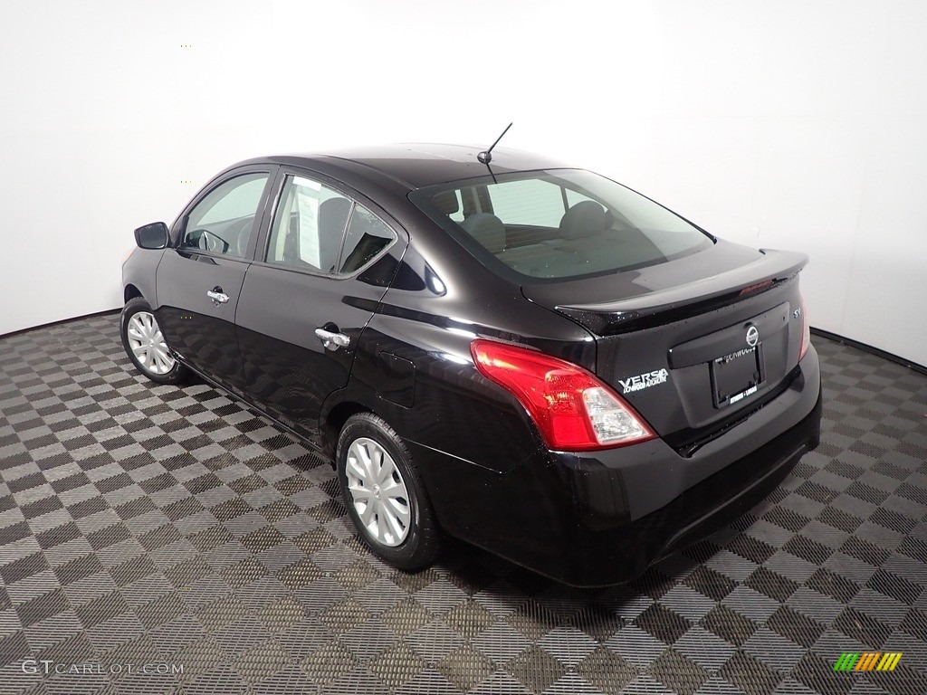 2019 Versa SV - Super Black / Charcoal photo #12