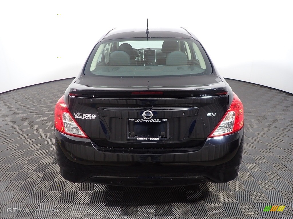 2019 Versa SV - Super Black / Charcoal photo #13