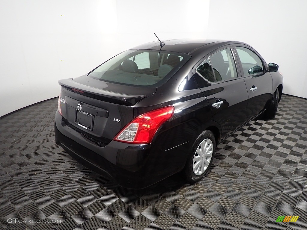 2019 Versa SV - Super Black / Charcoal photo #17