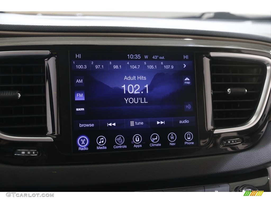2017 Pacifica Touring L Plus - Molten Silver / Black/Alloy photo #10