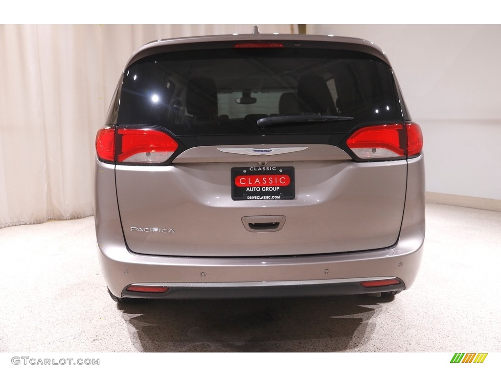 2017 Pacifica Touring L Plus - Molten Silver / Black/Alloy photo #24