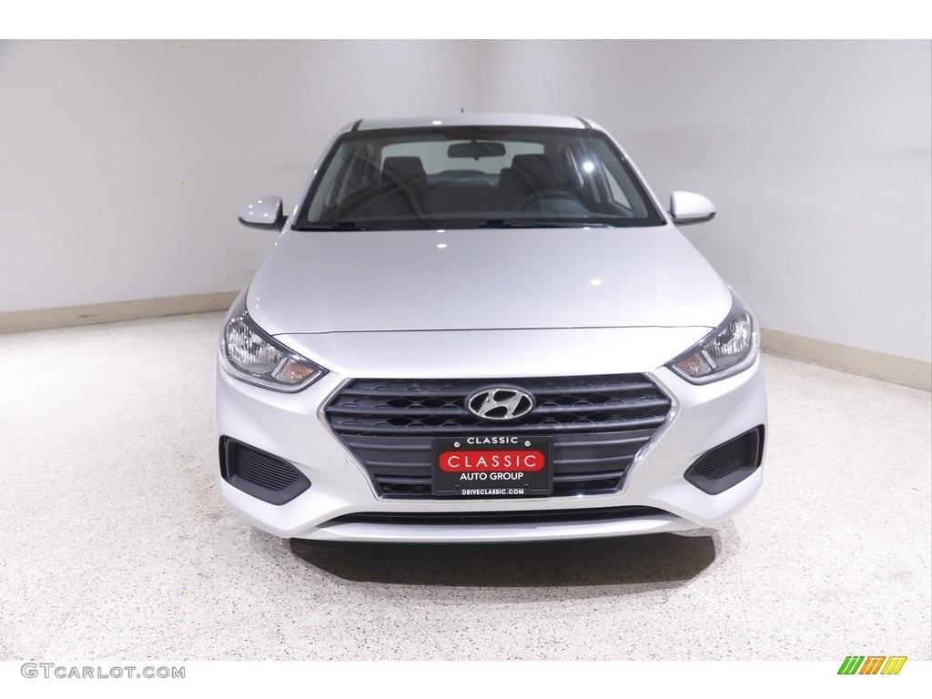 2018 Accent SE - Olympus Silver / Black photo #2
