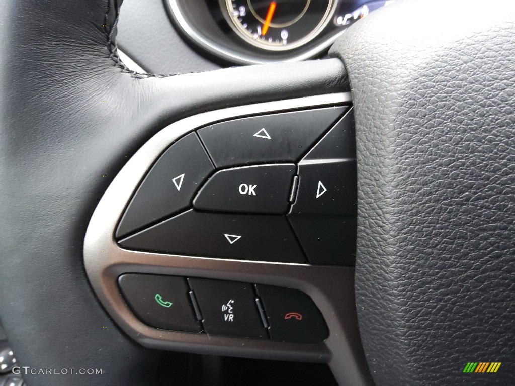 2019 Jeep Cherokee Limited Black Steering Wheel Photo #145870642