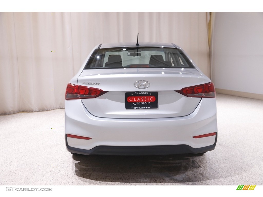 2018 Accent SE - Olympus Silver / Black photo #18
