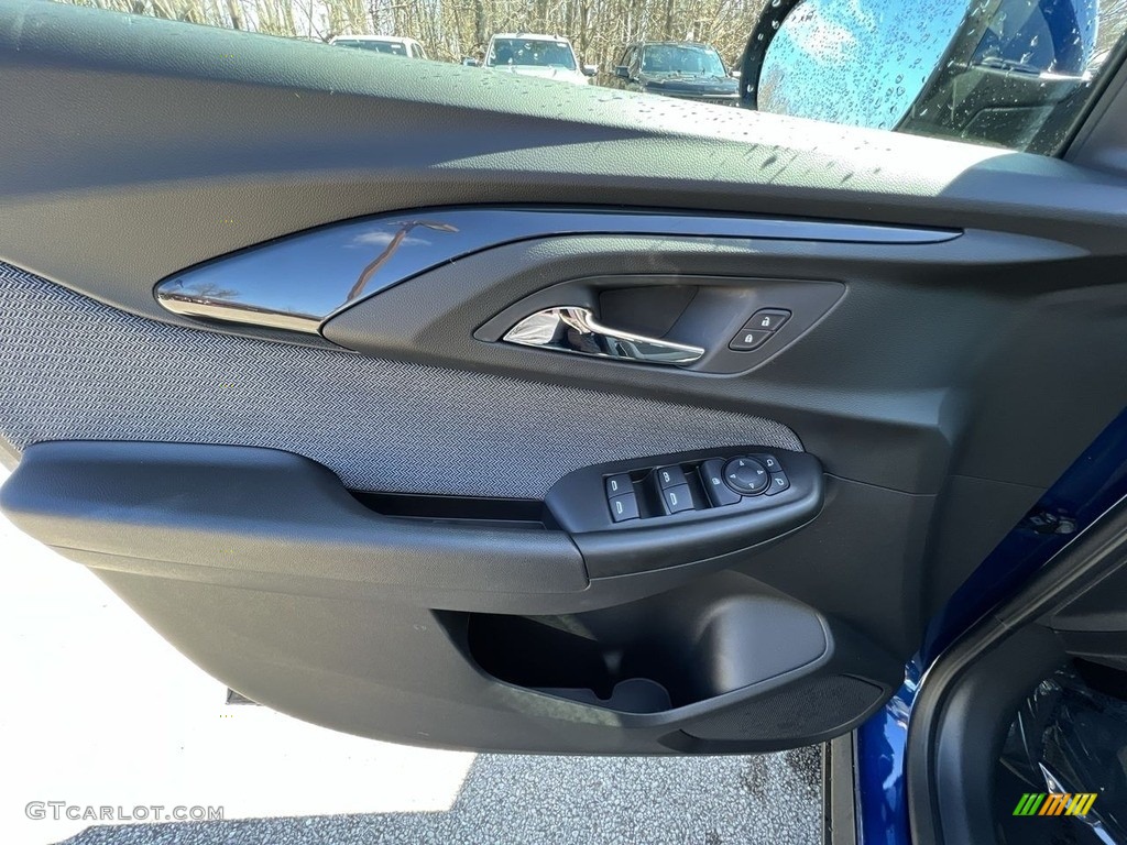 2023 Chevrolet TrailBlazer LT AWD Jet Black Door Panel Photo #145871440