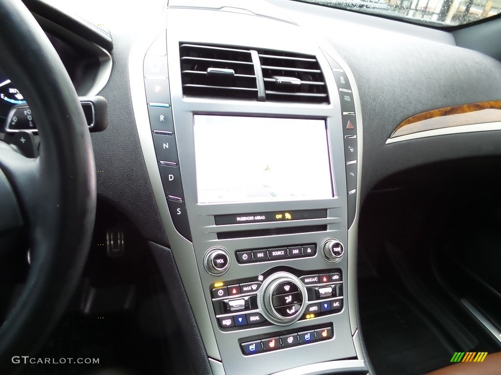 2020 Lincoln MKZ Reserve AWD Controls Photo #145871839
