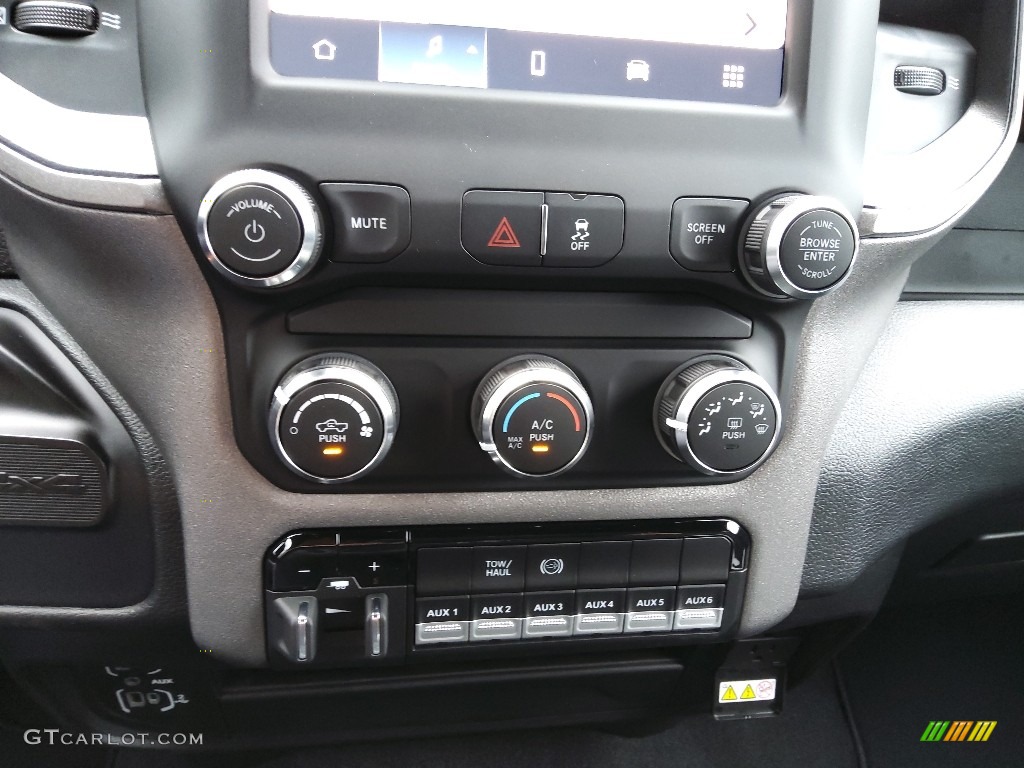 2023 3500 Tradesman Crew Cab 4x4 - Billet Silver Metallic / Black photo #25