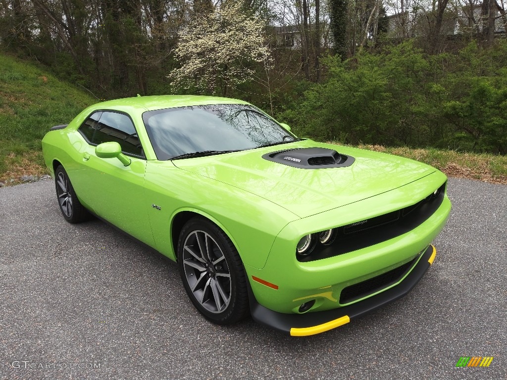 Sublime 2023 Dodge Challenger R/T Shaker Exterior Photo #145873373