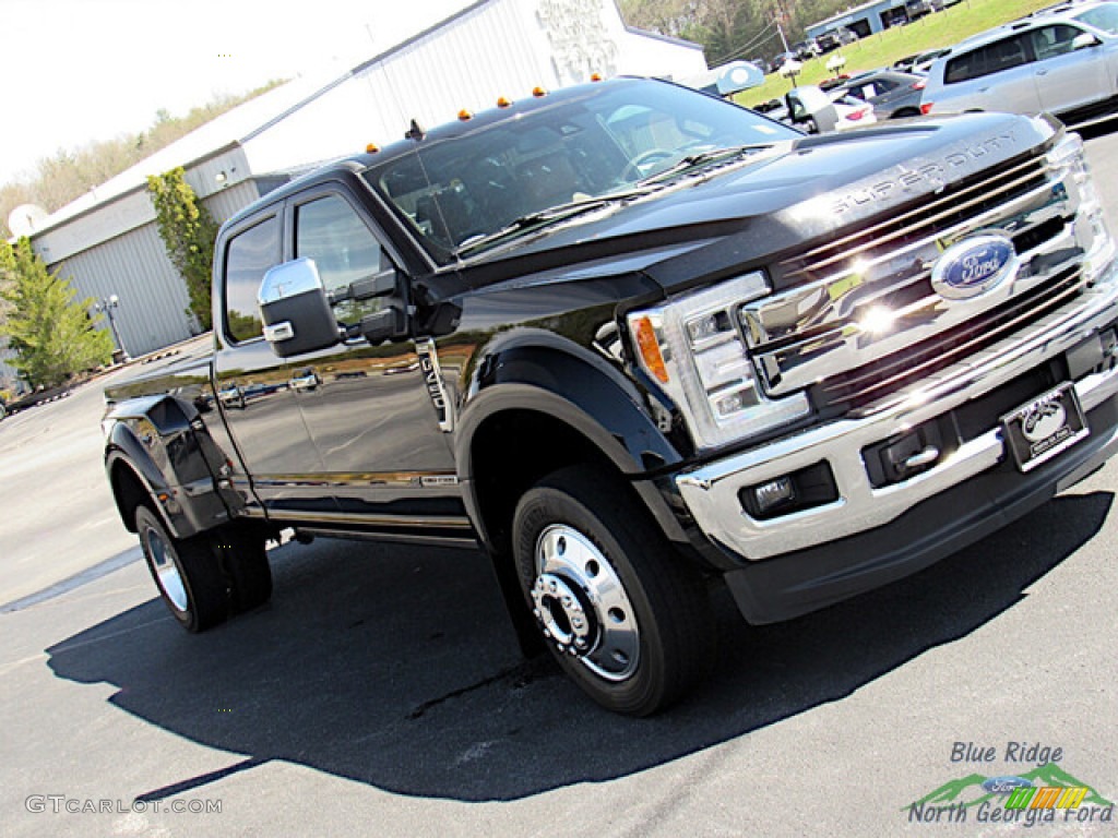 2019 F450 Super Duty King Ranch Crew Cab 4x4 - Agate Black / King Ranch Java photo #28