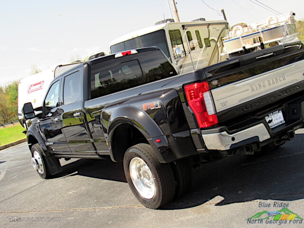 2019 F450 Super Duty King Ranch Crew Cab 4x4 - Agate Black / King Ranch Java photo #30