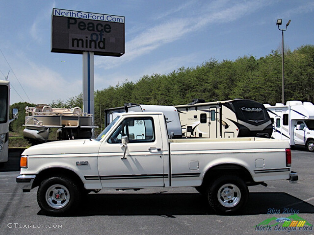 1988 F150 XLT Lariat Regular Cab 4x4 - Colonial White / Regatta Blue photo #2