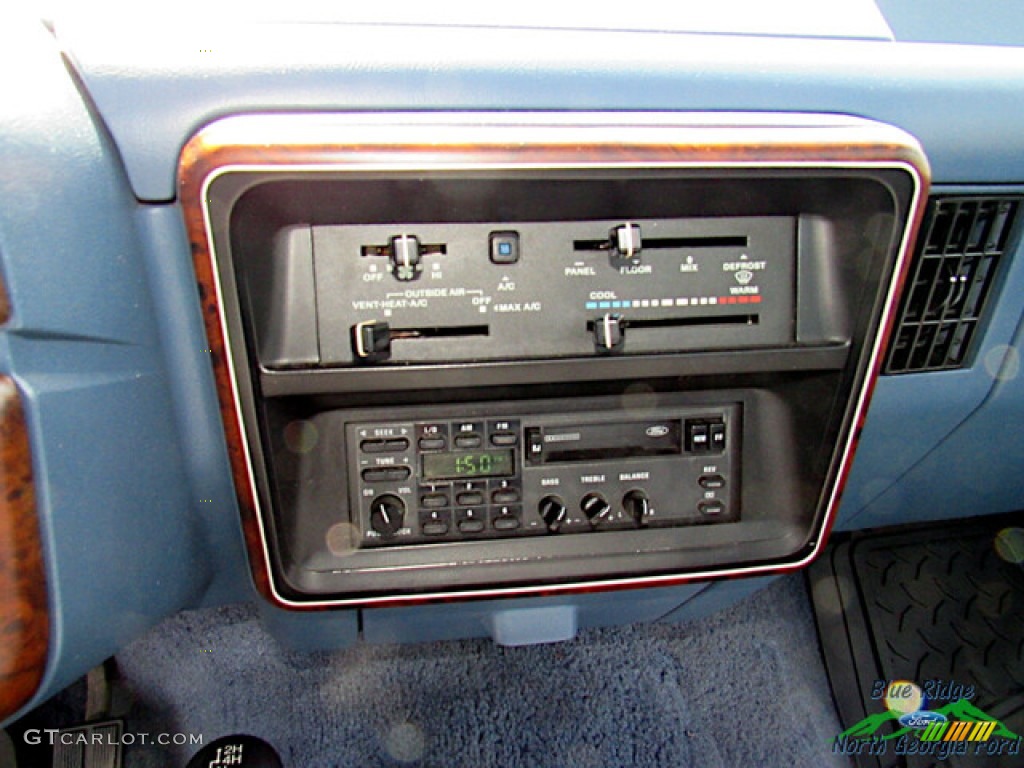 1988 Ford F150 XLT Lariat Regular Cab 4x4 Controls Photo #145875710