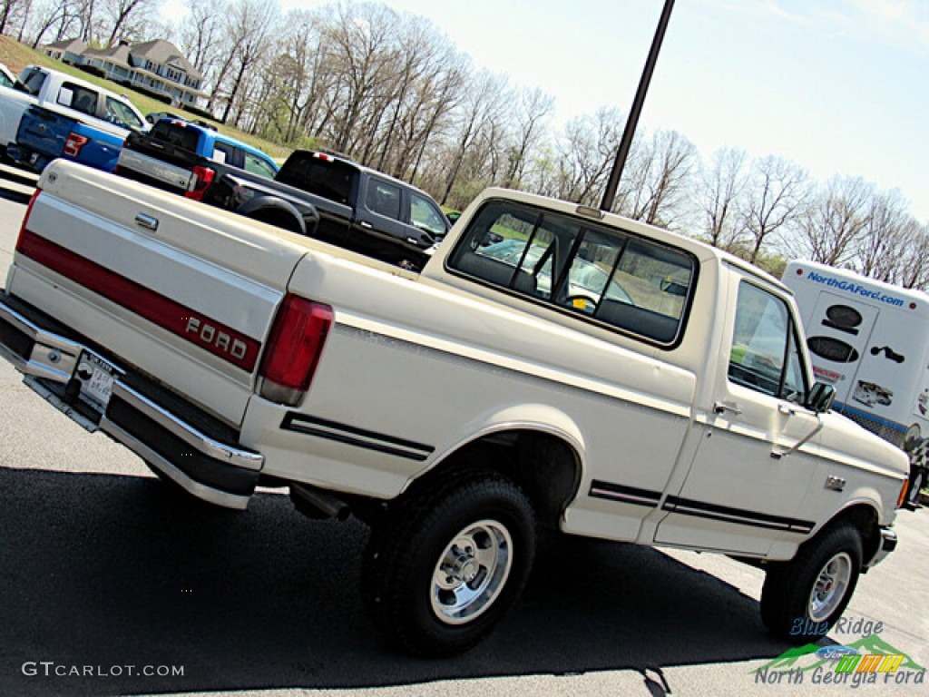Colonial White 1988 Ford F150 XLT Lariat Regular Cab 4x4 Exterior Photo #145875744
