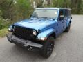 Hydro Blue Pearl - Gladiator Willys 4x4 Photo No. 2