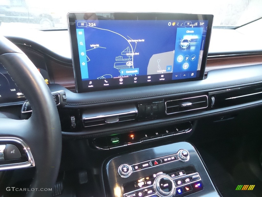 2022 Lincoln Nautilus Reserve AWD Controls Photos