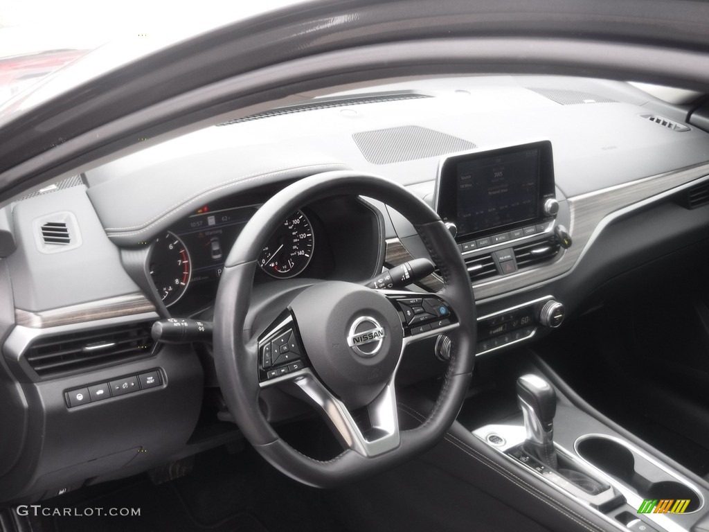 2019 Nissan Altima SL AWD Charcoal Dashboard Photo #145885039