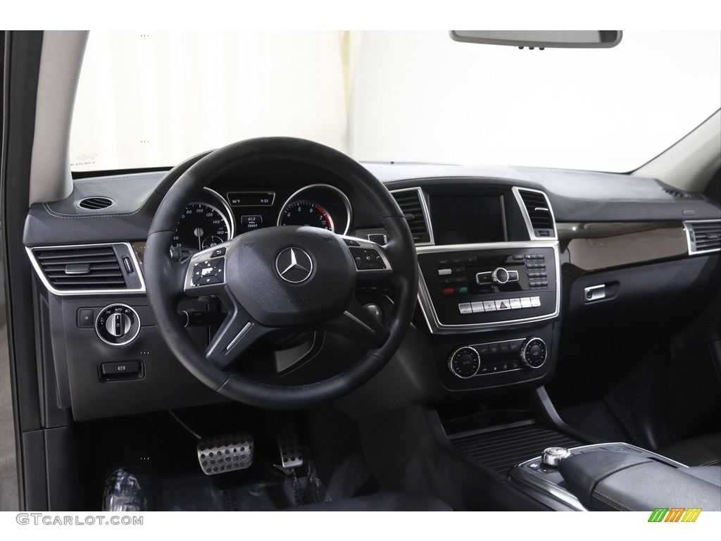 2016 GL 450 4Matic - Black / Black photo #6