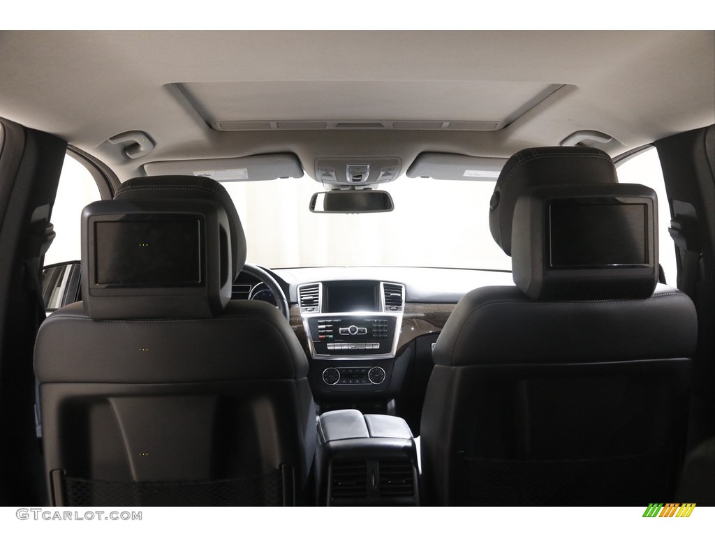 2016 GL 450 4Matic - Black / Black photo #21