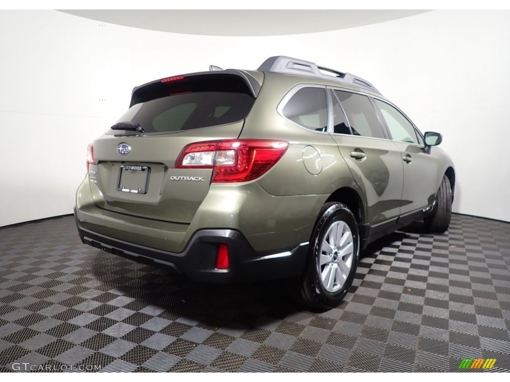 2019 Outback 2.5i Premium - Wilderness Green Metallic / Warm Ivory photo #14