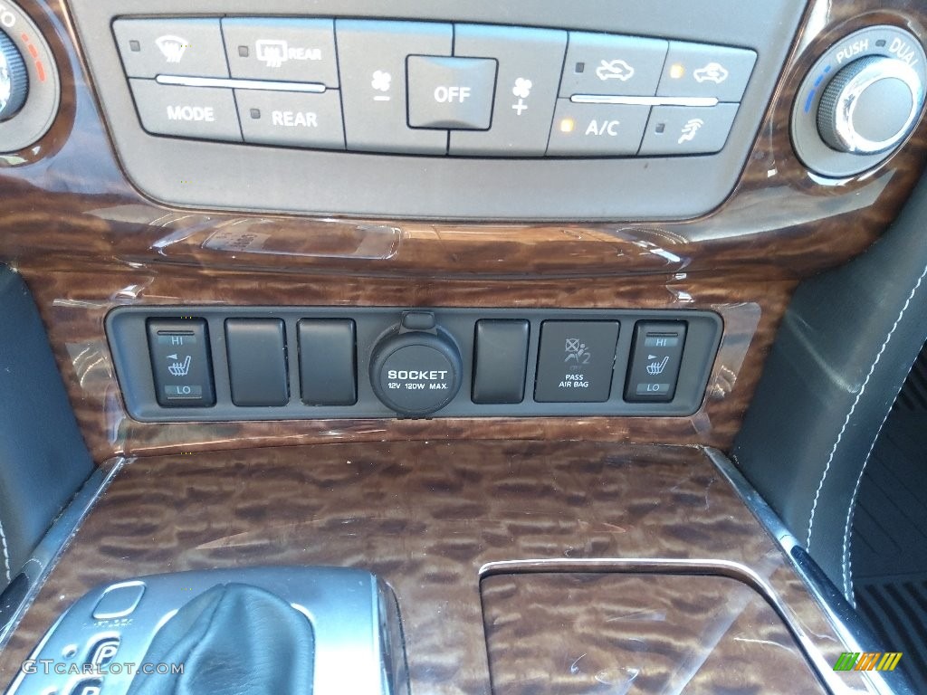 2017 Nissan Armada SV Controls Photos