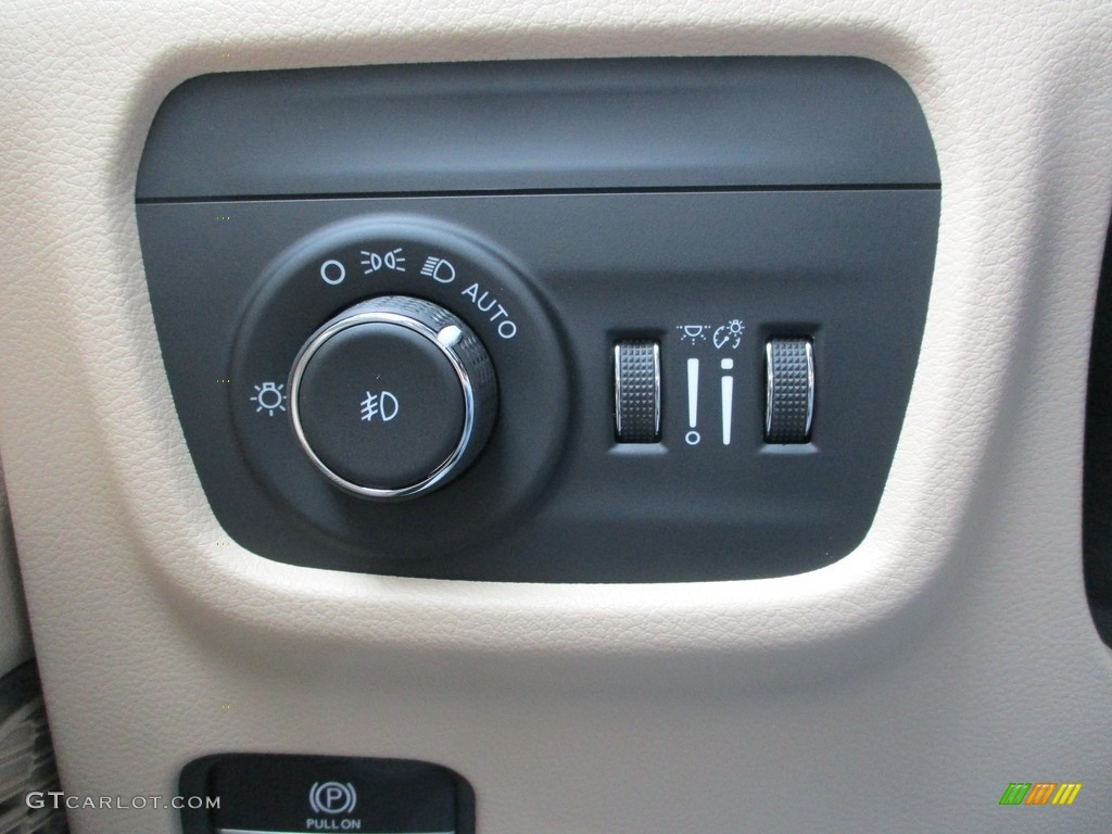 2021 Jeep Grand Cherokee L Limited 4x4 Controls Photo #145890072