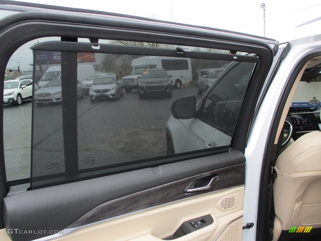 2021 Jeep Grand Cherokee L Limited 4x4 Global Black/Wicker Beige Door Panel Photo #145890207