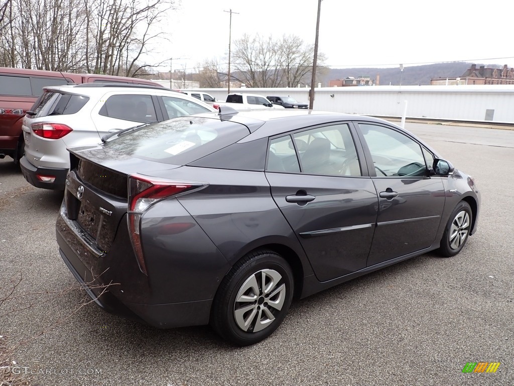 2018 Prius Three - Magnetic Gray Metallic / Black photo #4