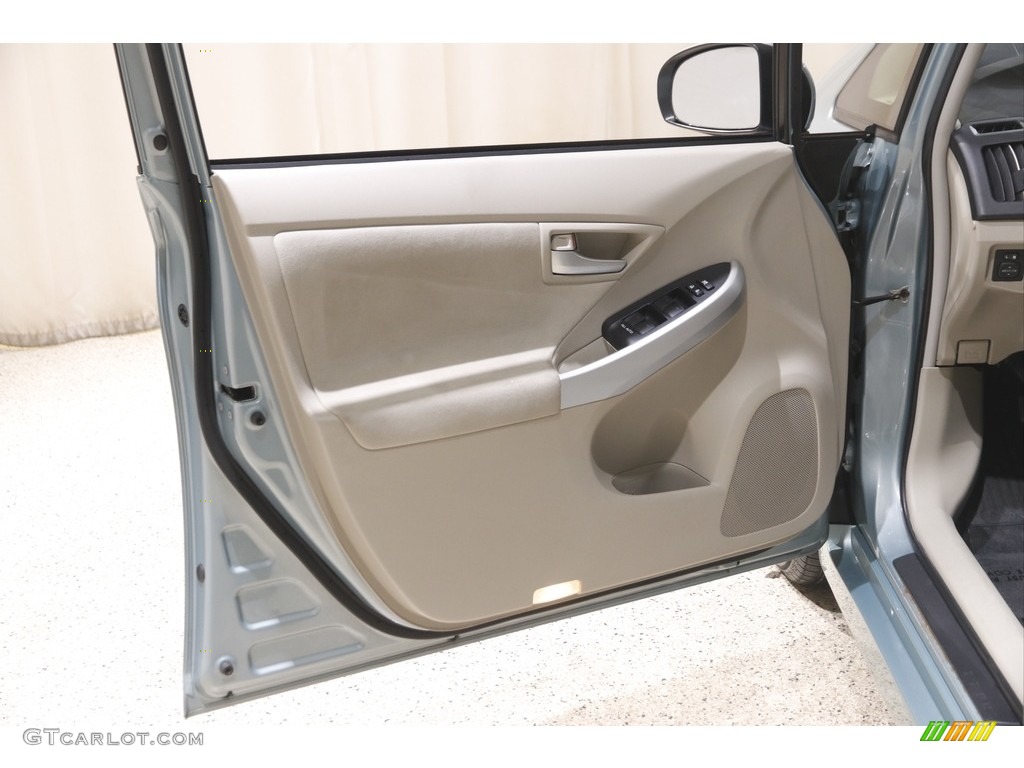 2015 Prius Three Hybrid - Sea Glass Pearl / Bisque photo #4