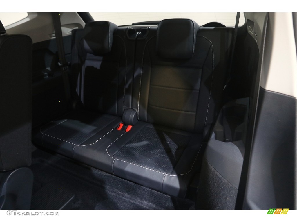 2021 Tiguan SE - Deep Black Pearl / Titan Black photo #18