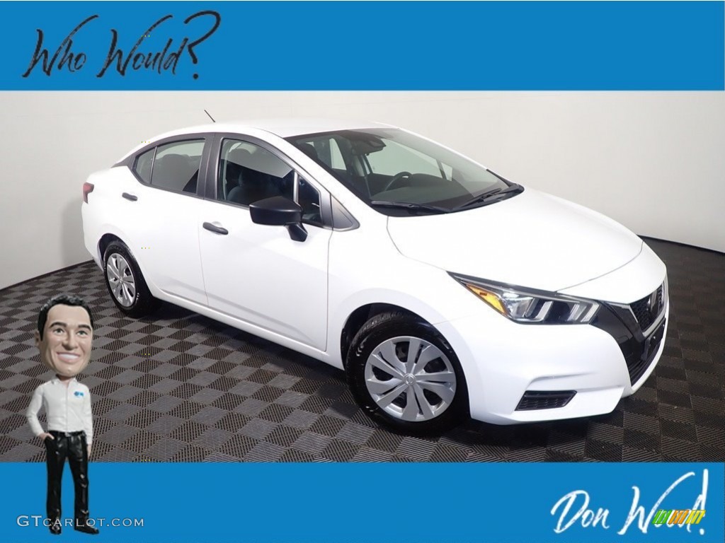 Fresh Powder White Nissan Versa