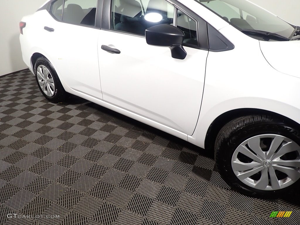 2020 Versa S - Fresh Powder White / Charcoal photo #4