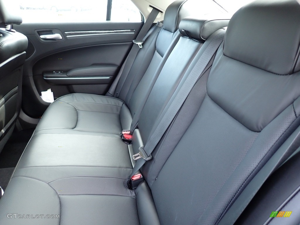 2023 Chrysler 300 Touring AWD Rear Seat Photos