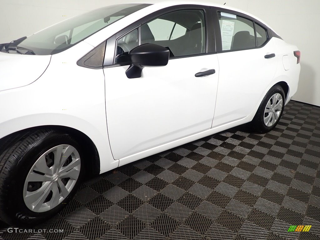 2020 Versa S - Fresh Powder White / Charcoal photo #10