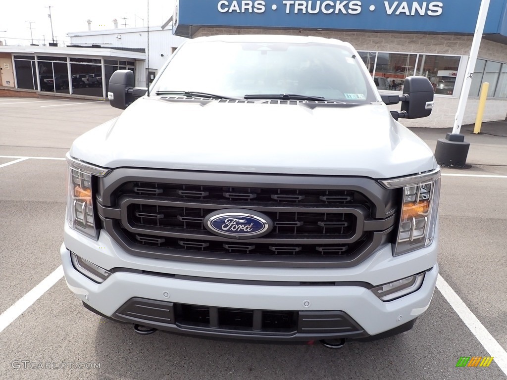 2023 F150 XLT SuperCrew 4x4 - Avalanche / Black photo #3