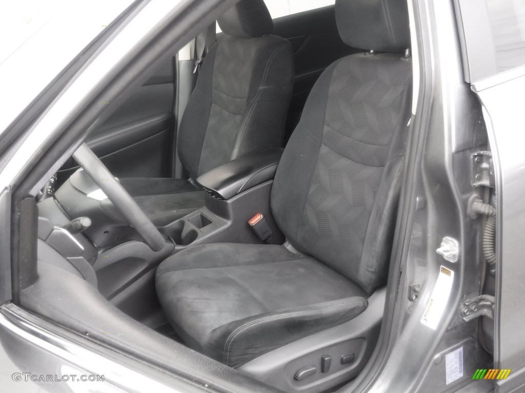 2015 Nissan Rogue SV AWD Front Seat Photo #145896099
