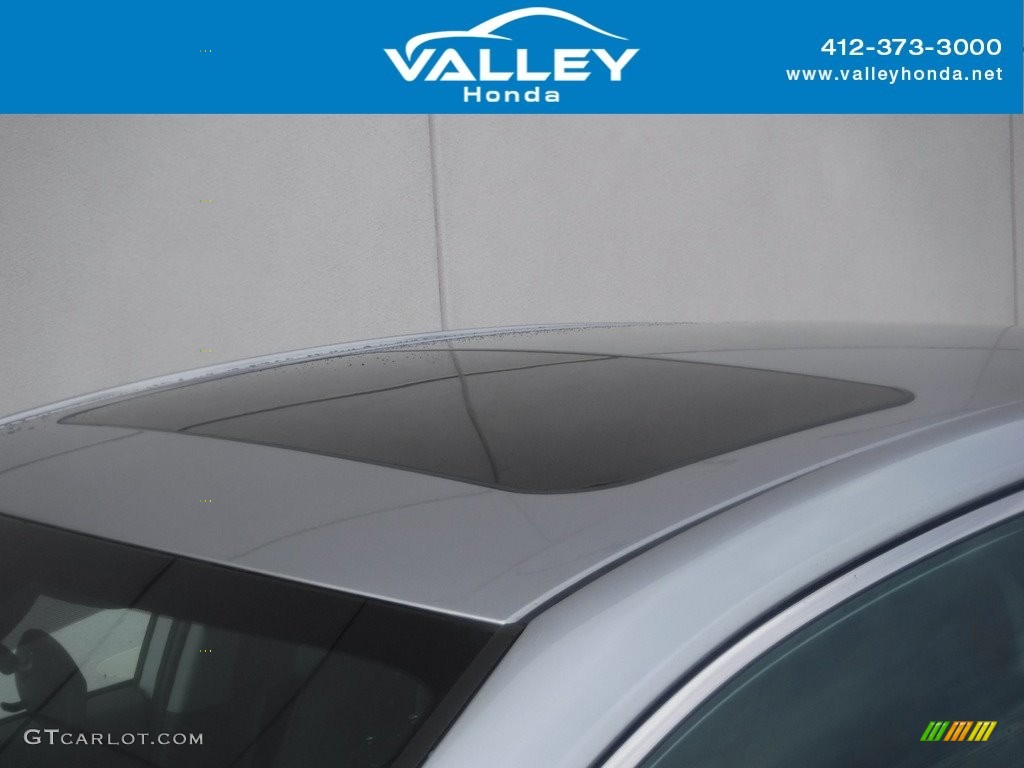 2019 Camry SE - Celestial Silver Metallic / Black photo #3