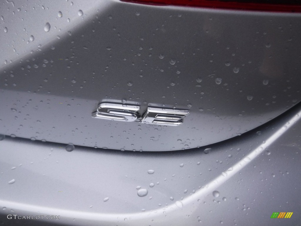 2019 Camry SE - Celestial Silver Metallic / Black photo #8