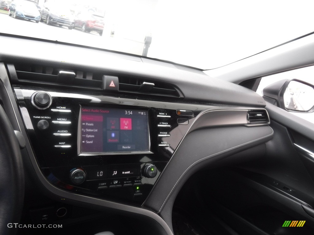 2019 Camry SE - Celestial Silver Metallic / Black photo #17