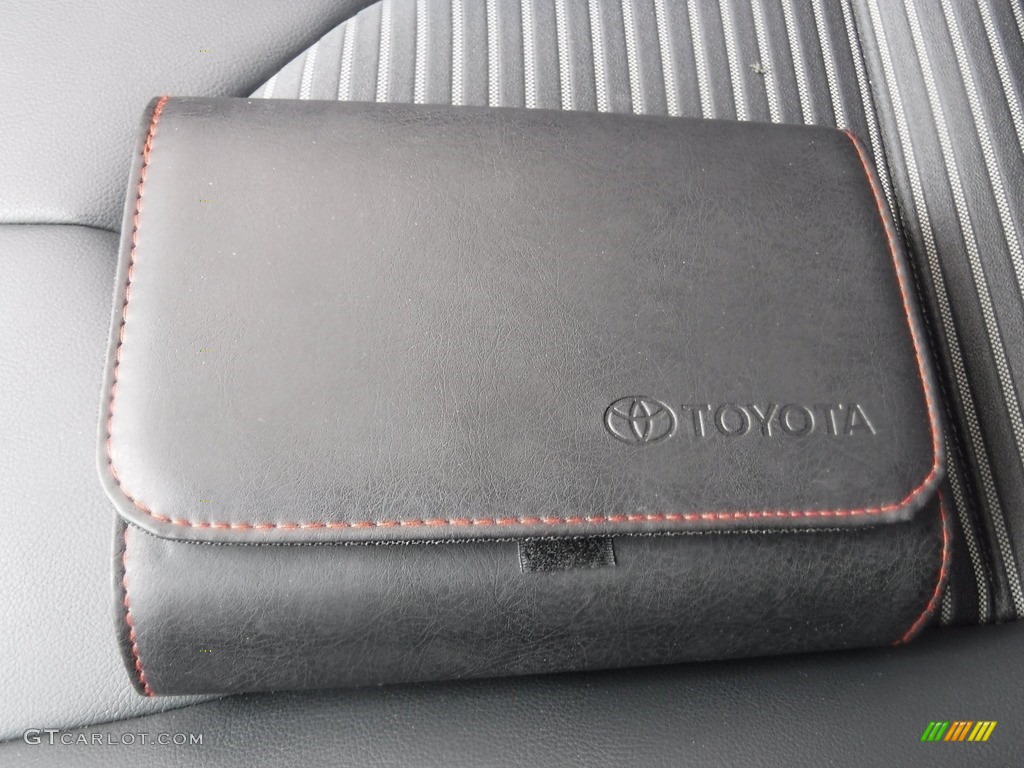 2019 Camry SE - Celestial Silver Metallic / Black photo #26