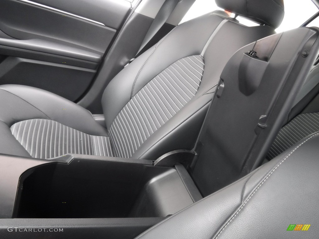 2019 Camry SE - Celestial Silver Metallic / Black photo #28