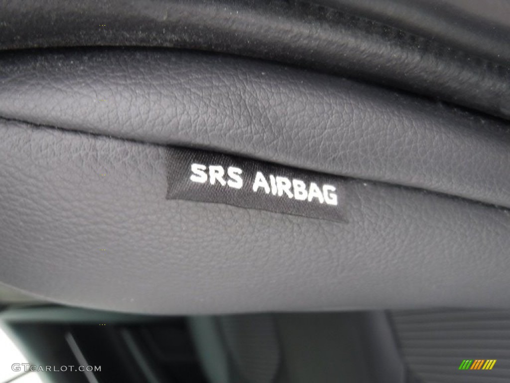 2019 Camry SE - Celestial Silver Metallic / Black photo #31