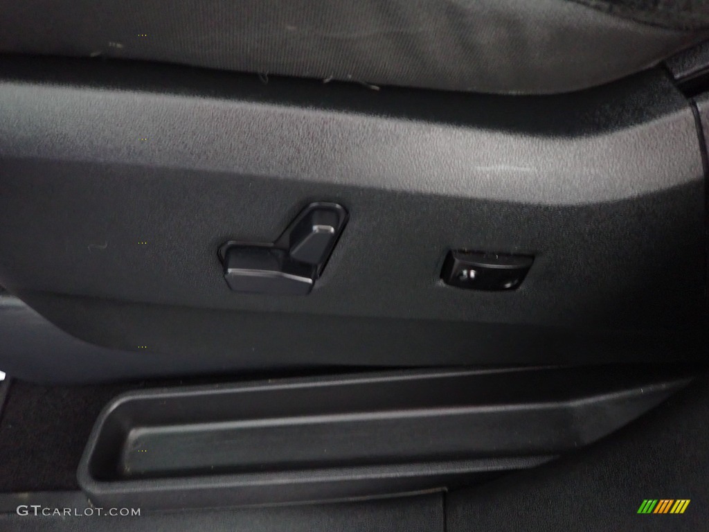 2019 Grand Caravan SE - Indigo Blue / Black photo #13